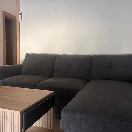 Apartman Pervan شقة